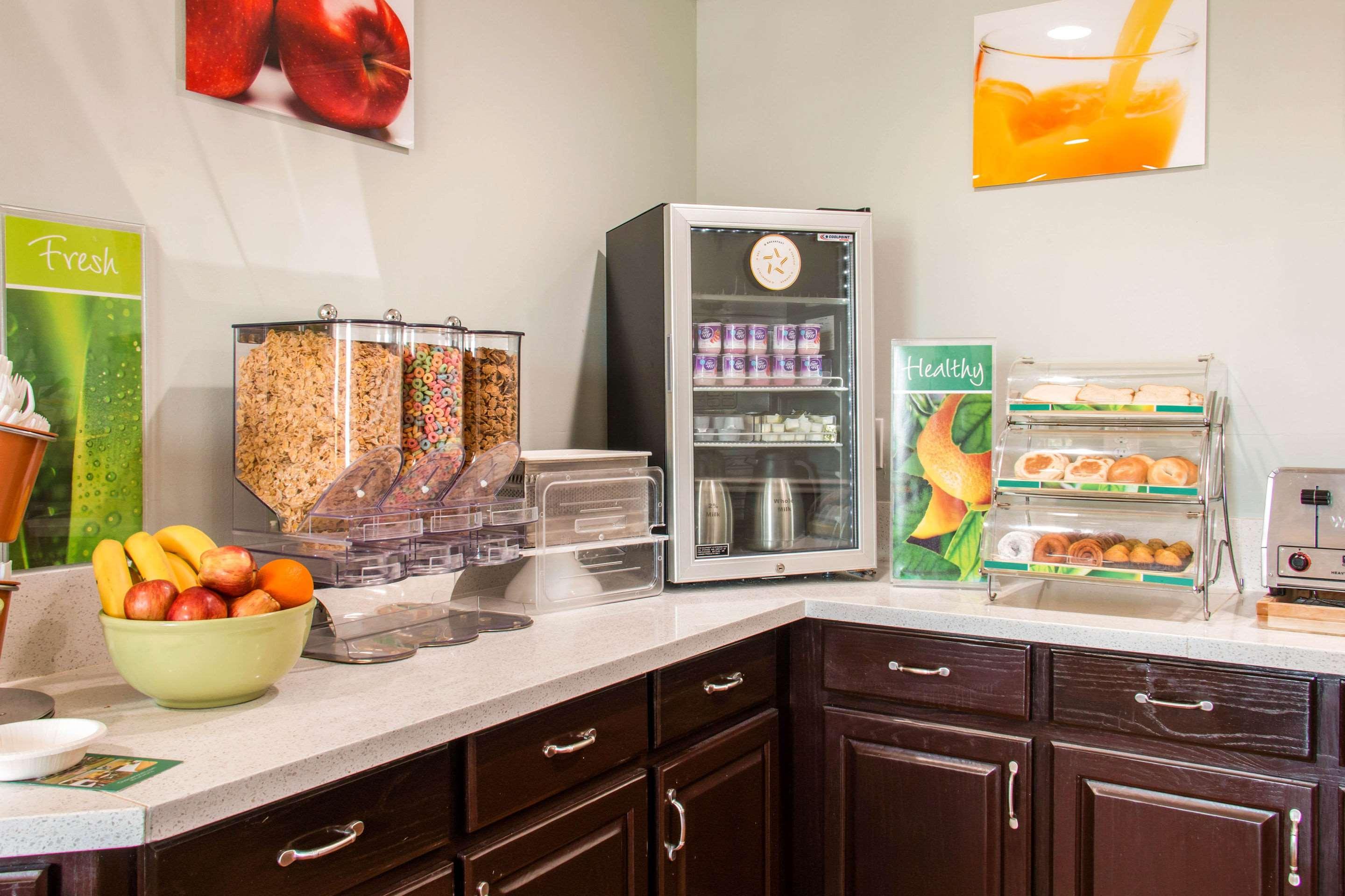 Quality Inn Pooler - Savannah I-95 Bagian luar foto