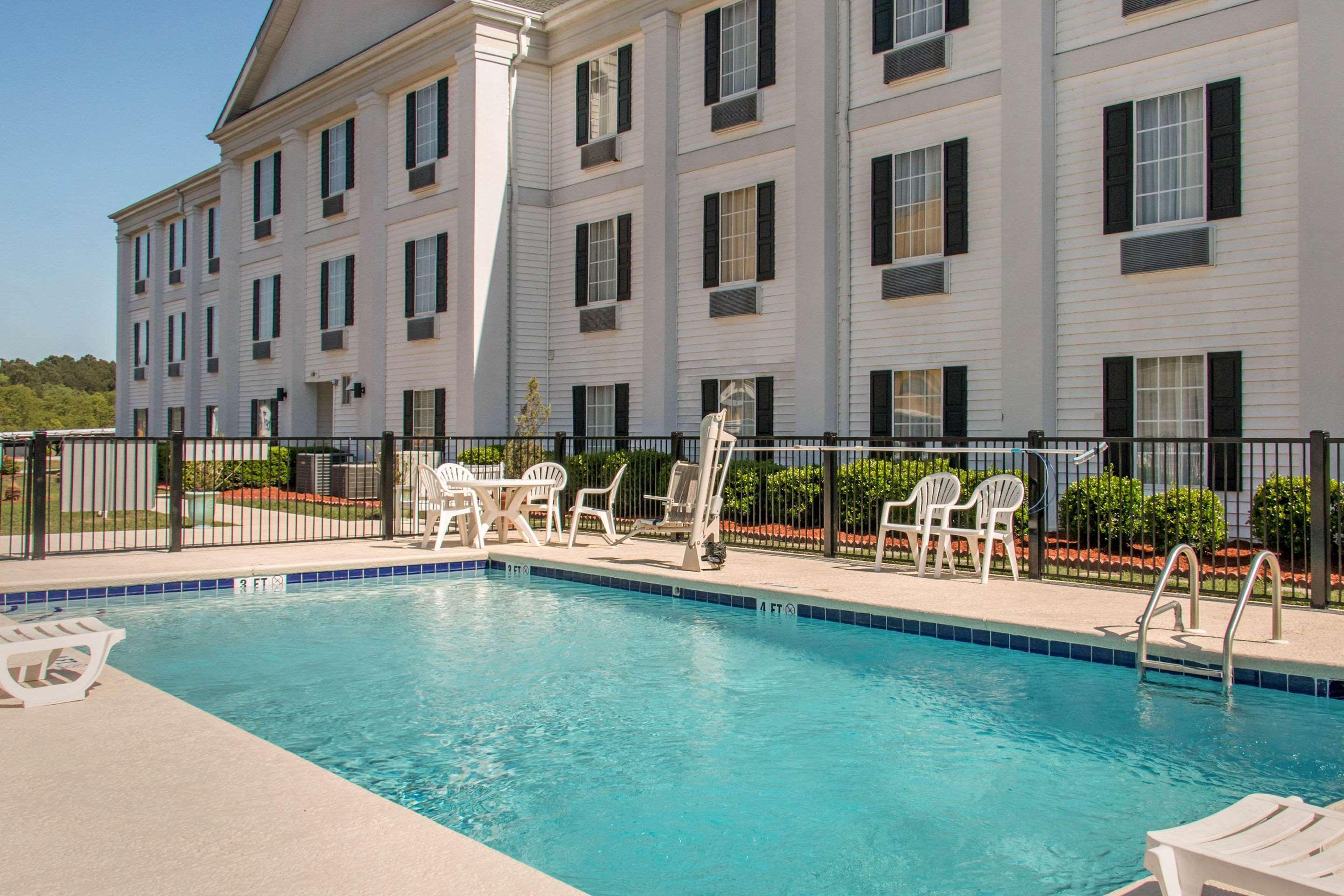 Quality Inn Pooler - Savannah I-95 Bagian luar foto