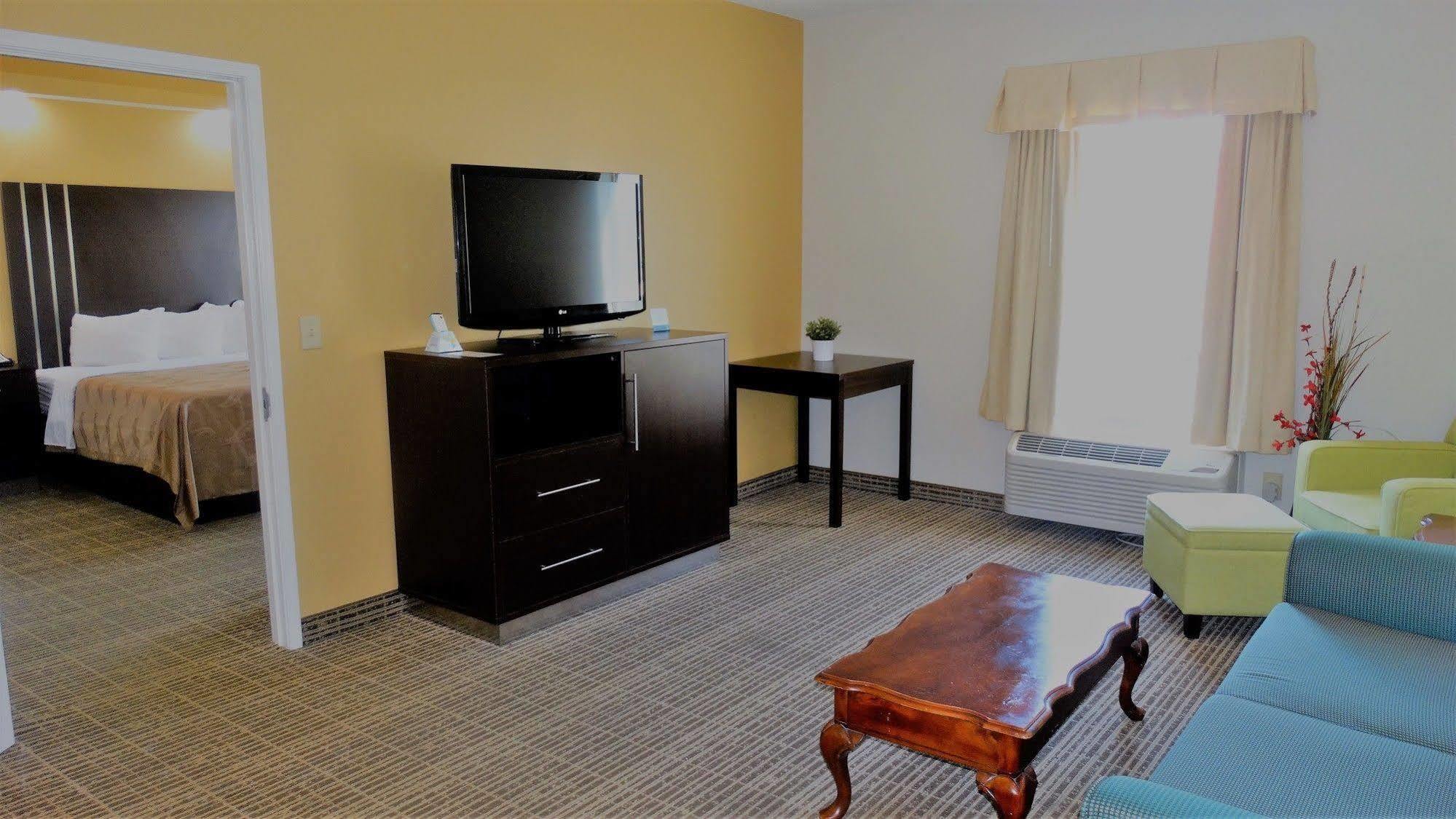 Quality Inn Pooler - Savannah I-95 Bagian luar foto