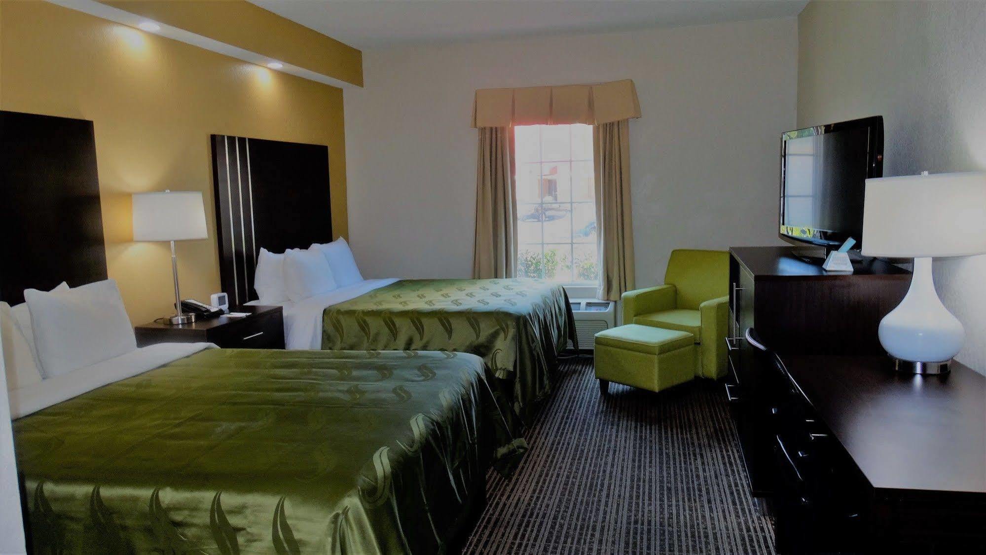 Quality Inn Pooler - Savannah I-95 Bagian luar foto